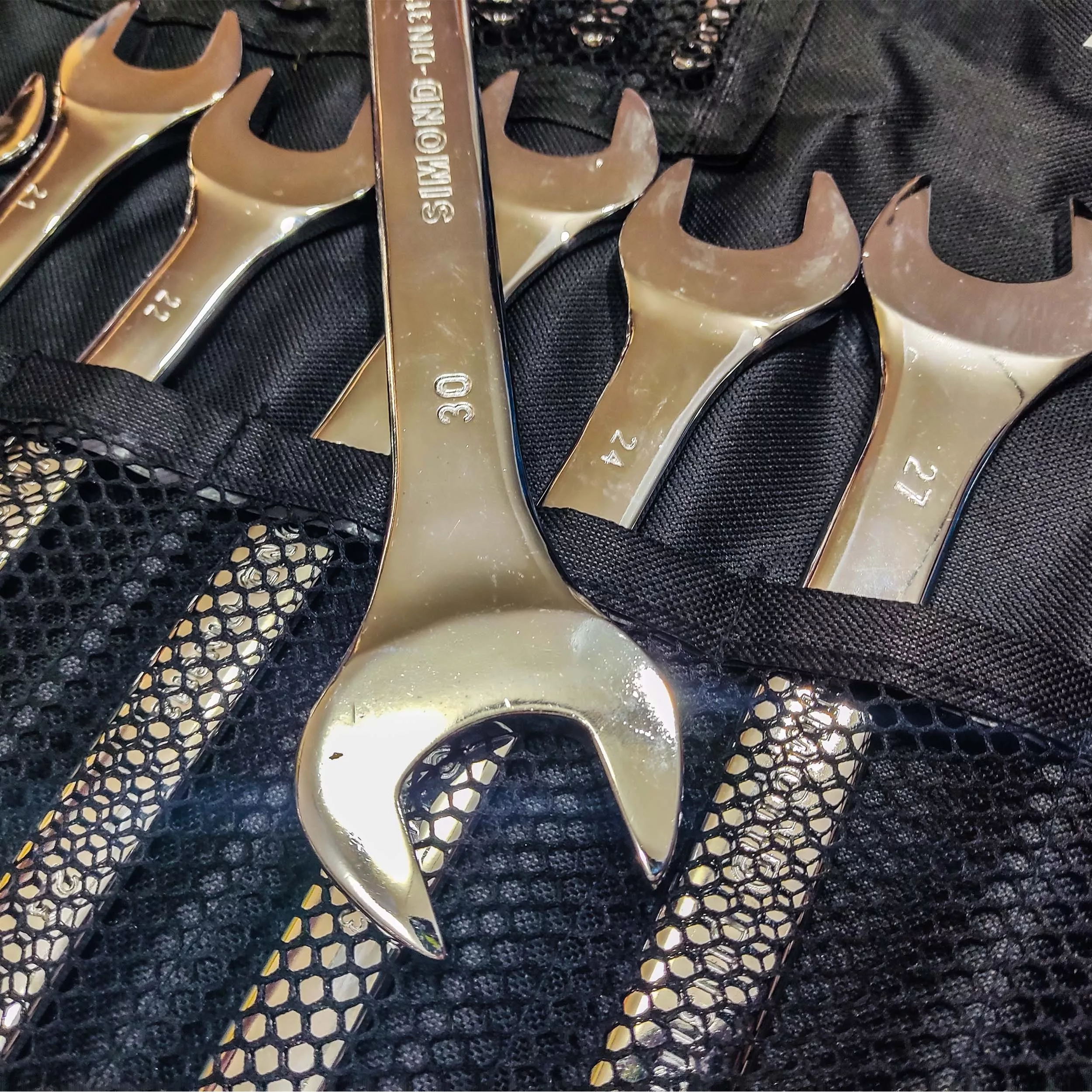 آچار یکسر تخت و یکسر رینگی سیموند مدل CR- V 6-32 BARAGH مجموعه 22 عددی