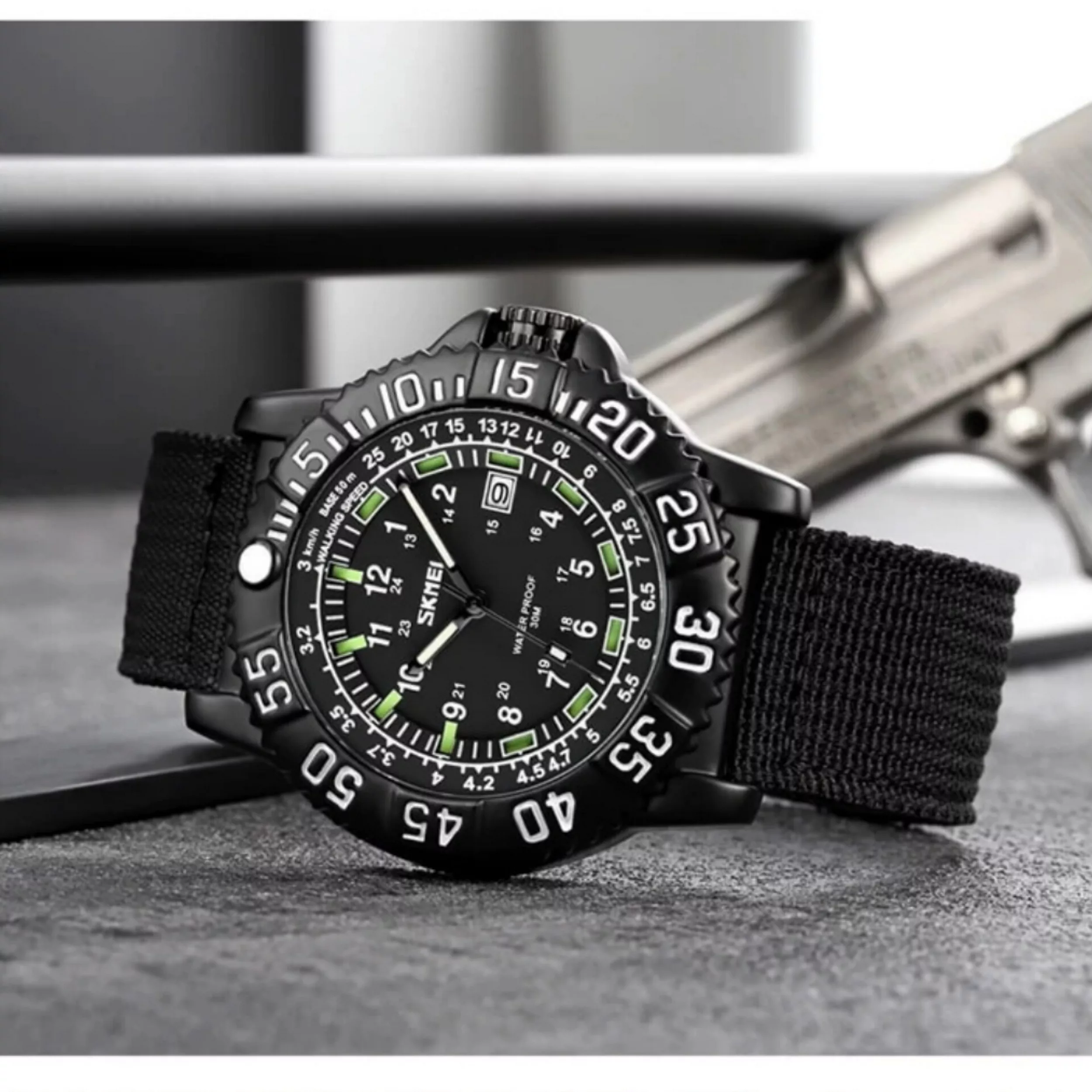 ساعت مچی عقربه‌ای مردانه اسکمی مدل تقویم دار 9281