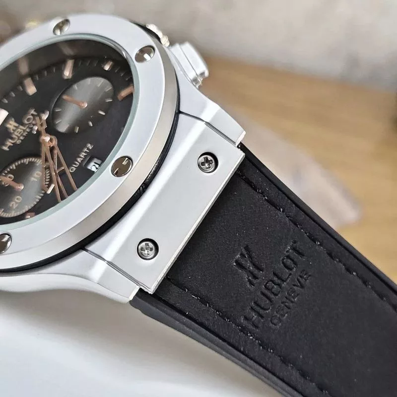 ساعت مچی عقربه‌ای مردانه  مدل تک موتور_silvr_Ts02