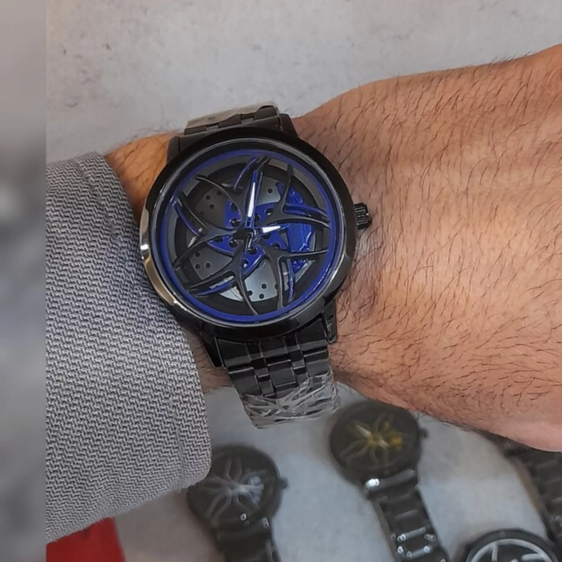 ساعت مچی عقربه‌ای مردانه کوارتز مدل تک موتوره صفحه رینگ چرخان بند فلزی کد 2