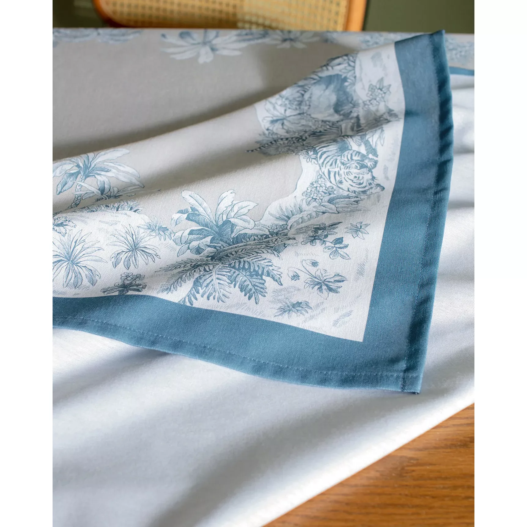 سفره هشت نفره مادام کوکو مدل Ravage Gri سایز 250*150 سانتی متر