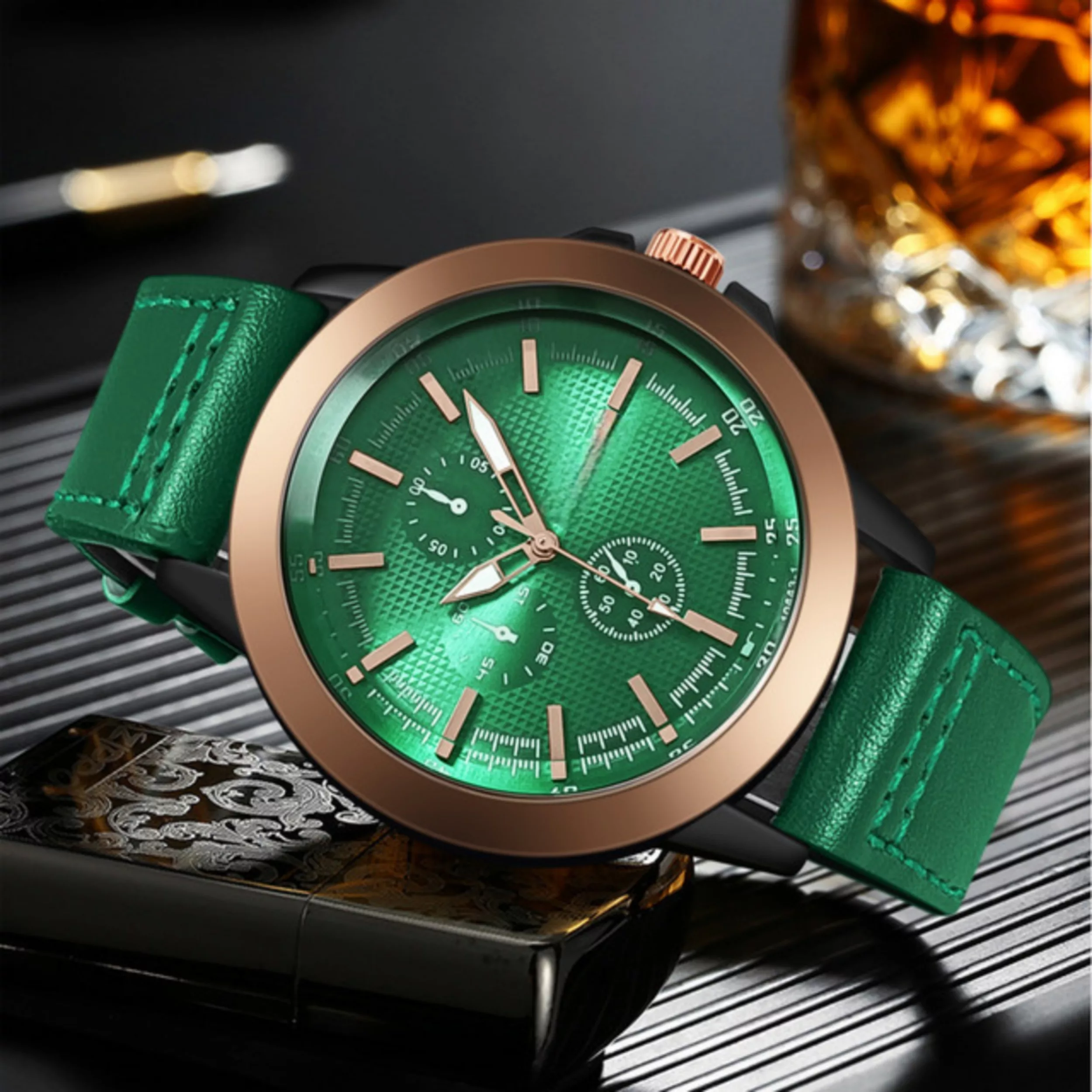 ساعت مچی عقربه‌ای مردانه کوارتز مدل کلاسیک تک موتوره بند چرم کد 3