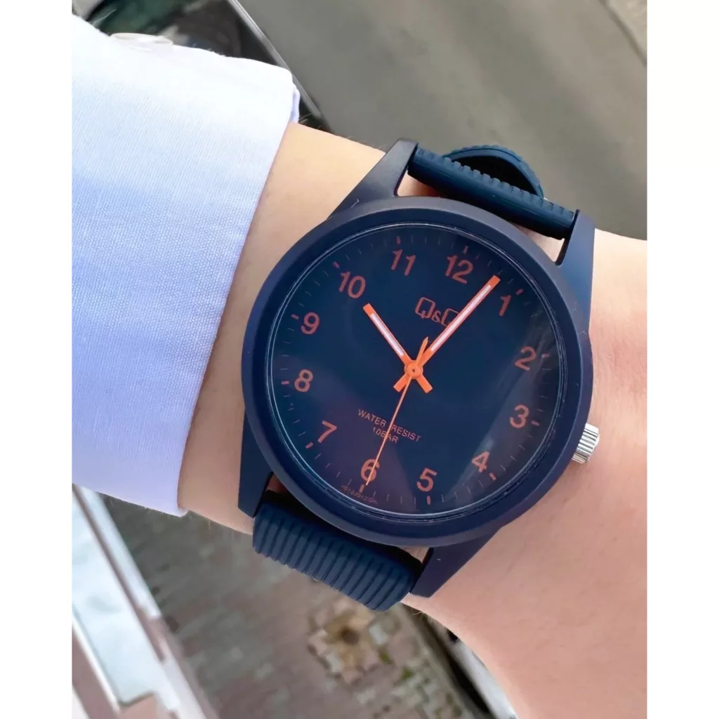 ساعت مچی عقربه‌ای مردانه کیو اند کیو مدل VS12J012Y