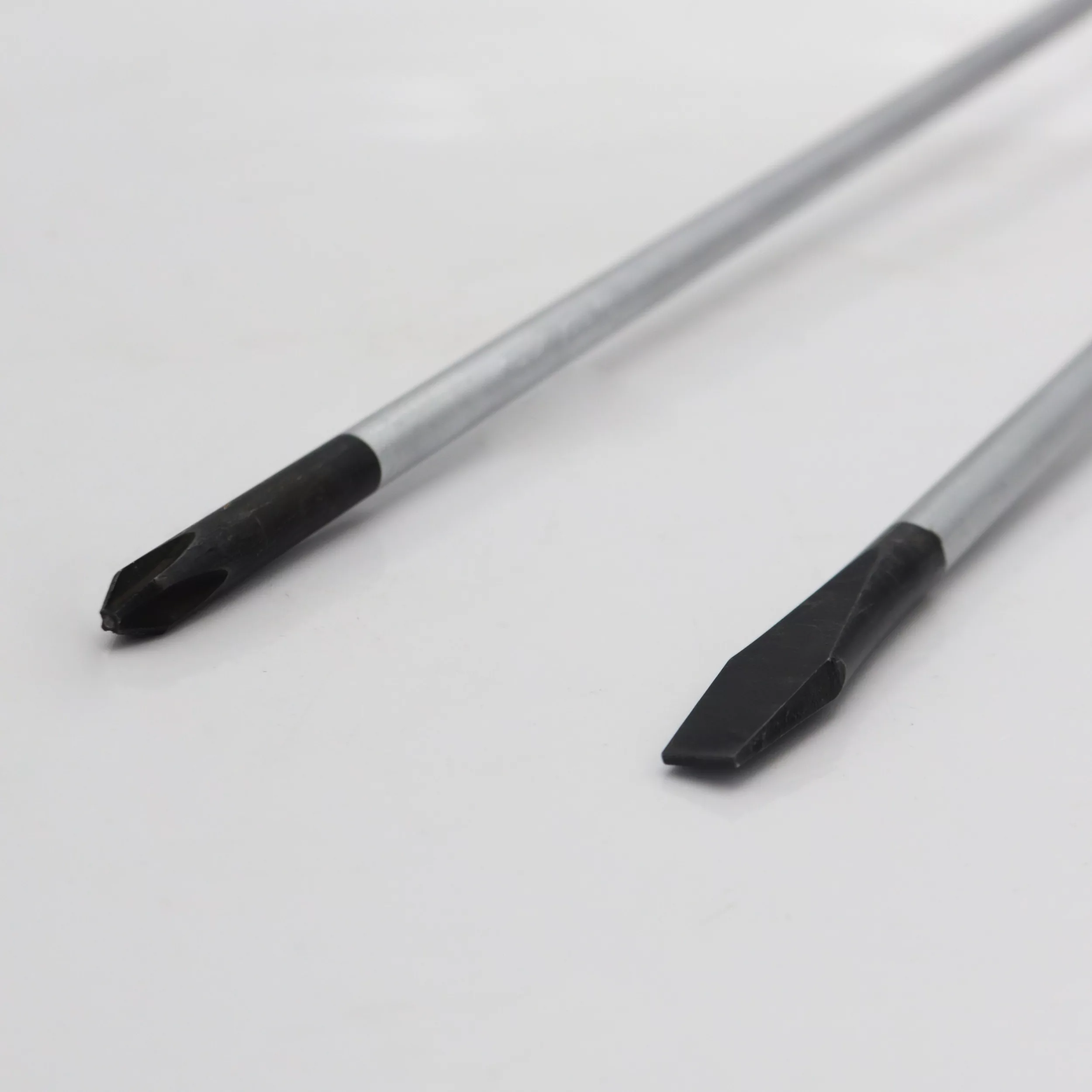 پیچ گوشتی دوسو و چهارسو جاملی مدل YP-2-4-BOLAND-42CM مجموعه 2 عددی