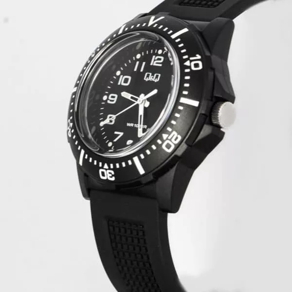 ساعت مچی عقربه‌ای مردانه کیو اند کیو مدل V32A-001VY