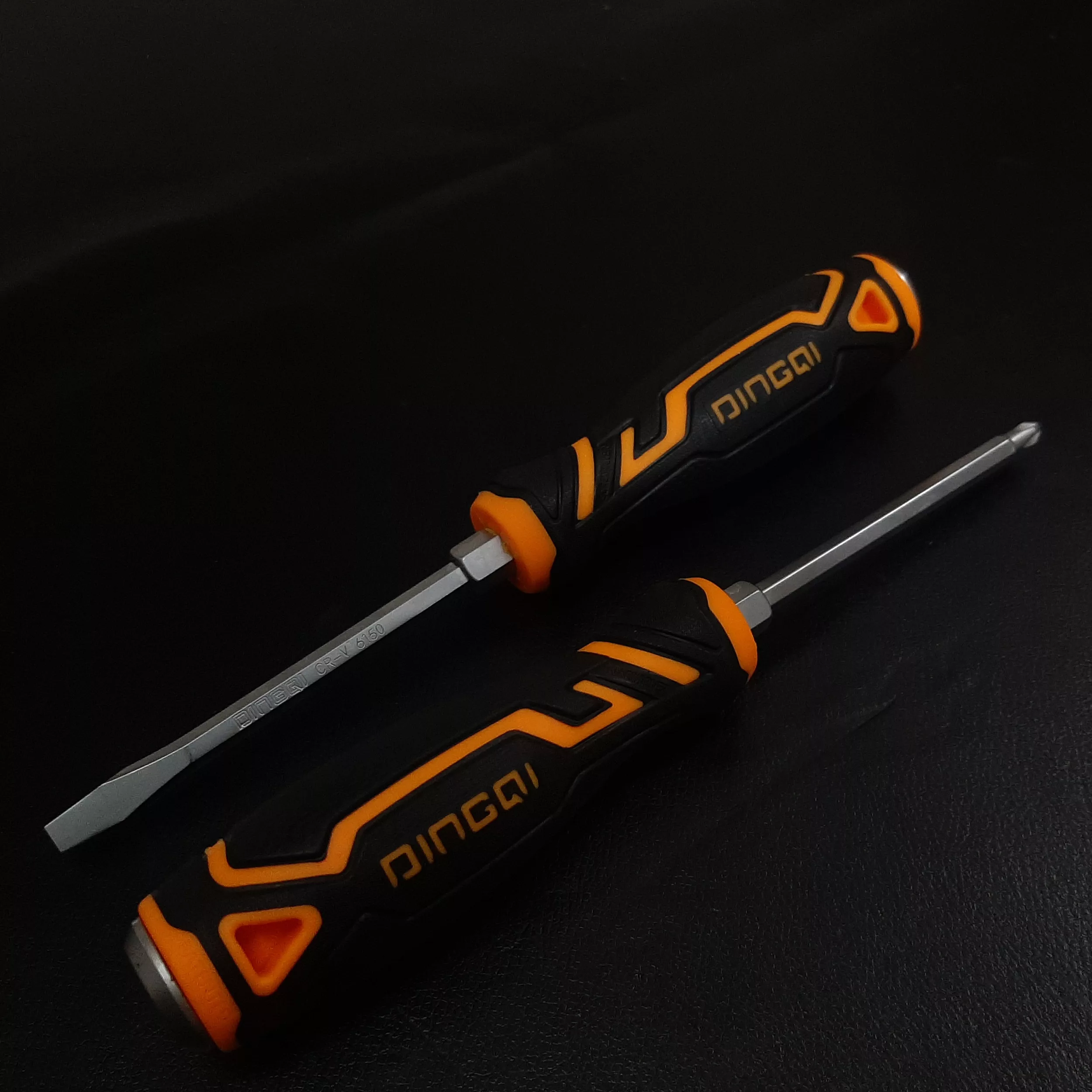 پیچ گوشتی ضربه خور دو سو و چهارسوی دینگشی مدل D68-318 بسته 2 عددی