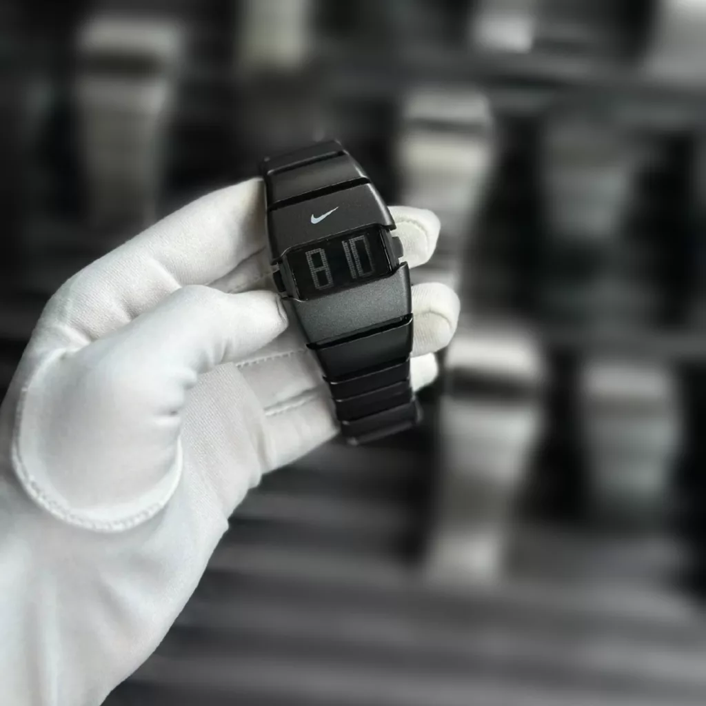 ساعت مچی دیجیتال مردانه مدل تک زمانه بند کربنی سبک قفل مخفی کد ۲