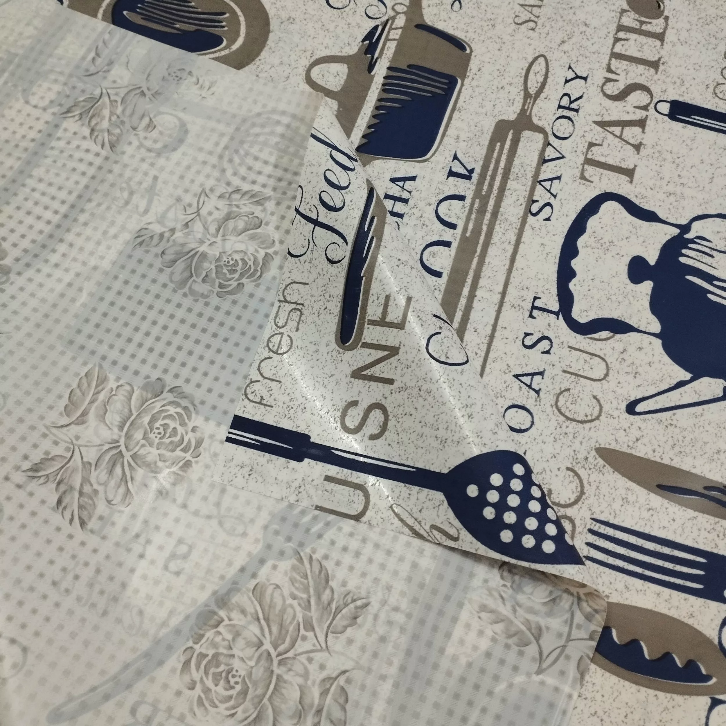 سفره 8 نفره مدل پی وی سی طرح کارد و چنگال سایز 200 × 100 سانتی متر