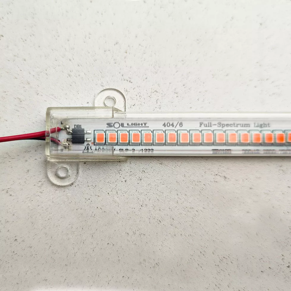 لامپ رشد گیاه 7 وات مدل فول اسپکتروم 220v طرح ریسه ال ای دی بسته 2 عددی