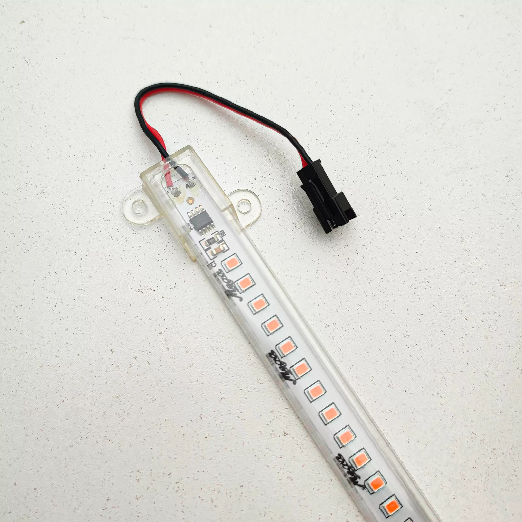 لامپ رشد گیاه 18 وات مدل فول اسپکتروم 220v طرح ریسه LED بسته 2 عددی