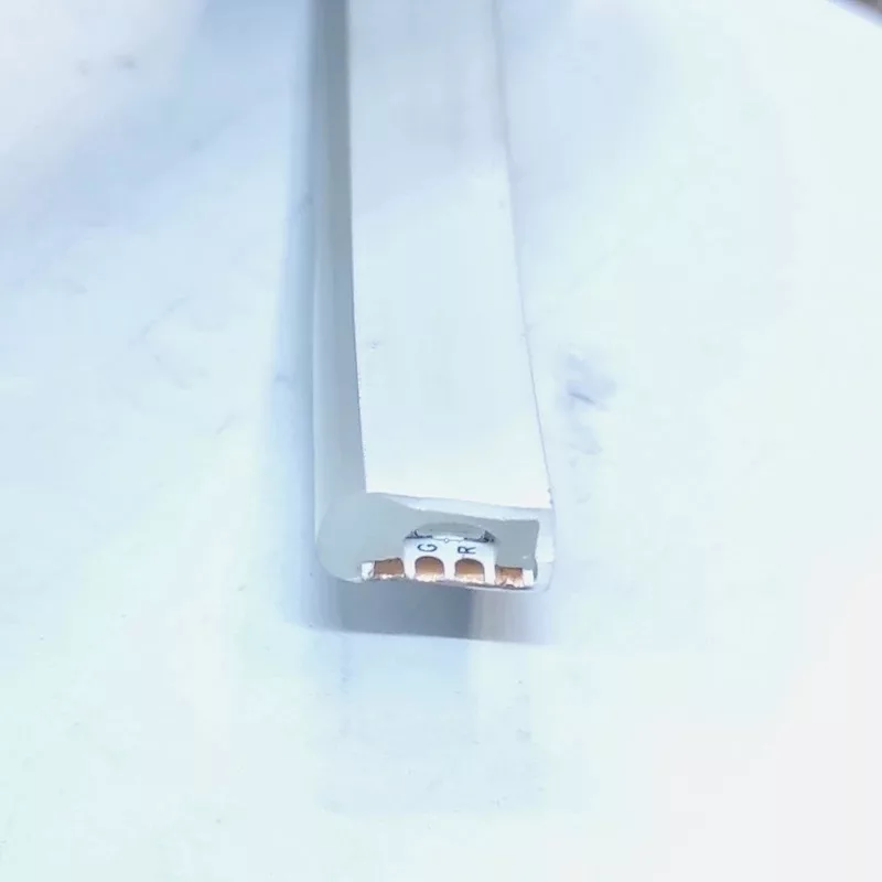 ریسه نئون فلکسی مدل RGB کد 12v طول 2 متر